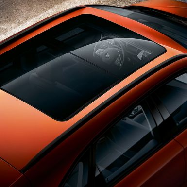 Panoraamalasikatto, BMW 2-sarjan Active Tourer Panoraamalasikatto, BMW 2-sarjan Active Tourer F45 Facelift 2018 metalliväri Sunset Orange, lintuperspektiivi