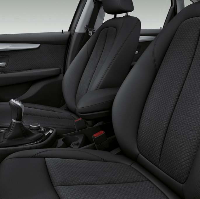 Urheiluistuimet, BMW 2-sarjan Active Tourer Business-varustelu Urheiluistuimet, BMW 2-sarjan Active Tourer 218i F45 2018, sisätila