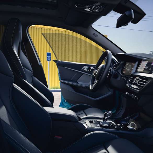 Kuljettajakeskeinen ohjaamo, BMW 2-sarjan Gran Coupé Kuljettajakeskeinen ohjaamo, BMW 2-sarjan Gran Coupé F44 2020, sisätila