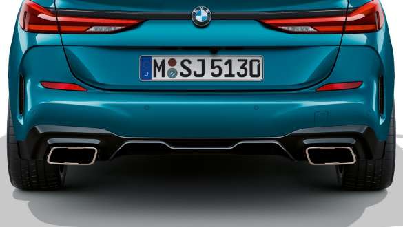 Pakoputkenpäät, BMW 2-sarjan Gran Coupé F44 Pakoputkenpäät, BMW 2-sarjan Gran Coupé F44 metalliväri Snapper Rocks Blue, lähikuva perästä