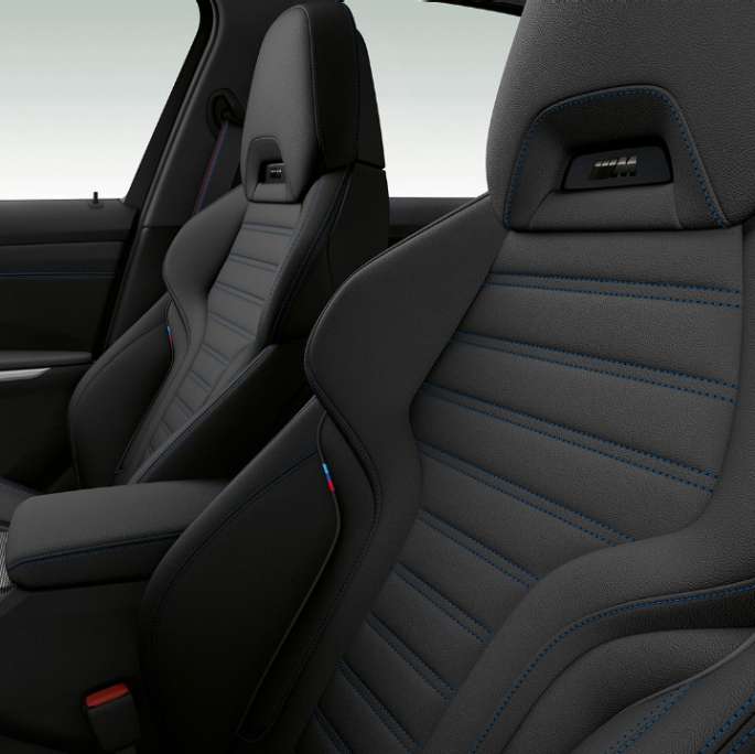 BMW 3-sarjan Sedan, Business M Sport -mallin etuistuimet Sivulähikuva BMW 3-sarjan Sedanin Business M Sport -mallin etuistuimista.