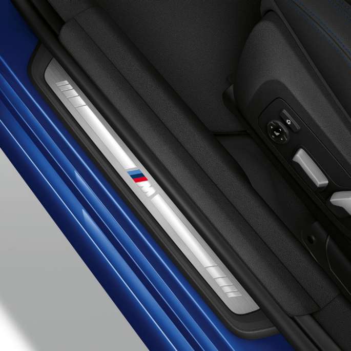BMW 3-sarjan Sedan, Business M Sport -mallin kynnyslistat. BMW 3-sarjan Sedanin Business M Sport -mallin kynnyslistat.