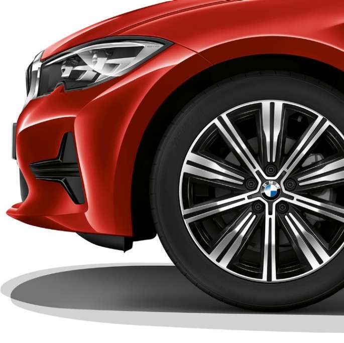 BMW 3-sarjan Sedan, Business-varustellun auton kevytmetallivanne. Lähikuva Business-varustellun BMW 3-sarjan Sedanin kevytmetallivanteesta.