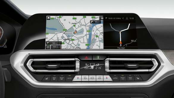 BMW 3-sarjan Sedan, BMW Live Cockpit Professional. Lähikuva BMW 3-sarjan Sedanin ohjaamosta jossa BMW Live Cockpit Professional.