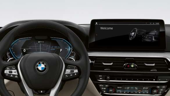 BMW Live Cockpit Professional BMW BMW 5-sarjan Touring G31 sisätila BMW Live Cockpit Professional BMW 5-sarjan Touring G31 Facelift 2020 sisätila ohjaamo