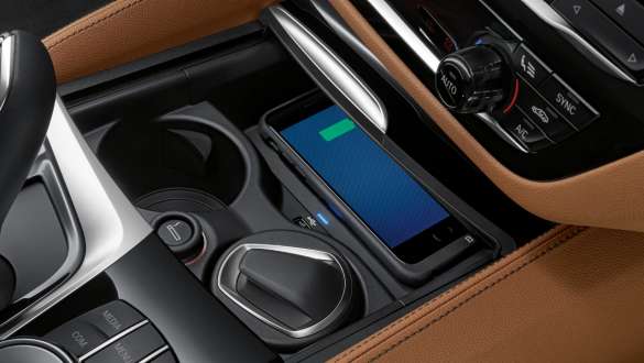 Wireless-Charging-kuori BMW 6-sarjan Gran Turismo G32 2020 Wireless-Charging-kuori BMW 6-sarjan Gran Turismo G32 2020 lähikuva