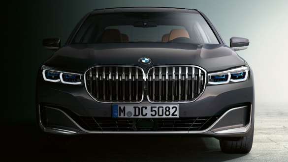 BMW 7-sarjan Sedanin etuspoileri BMW 7-sarjan Sedan: Näkymä edestä, lähikuva etuspoilerista