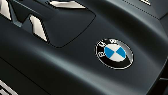 BMW TwinPower Turbo 4-sylinterinen bensiinimoottori BMW 7-sarjan Sedan: Lähikuva BMW TwinPower Turbo 4-sylinterisestä bensiinimoottorista