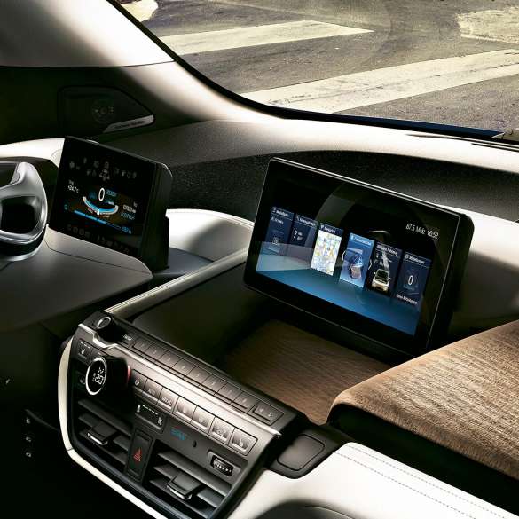 BMW i3 2018, sisätila BMW i3 I01 2018, sisätilan monitoiminäyttö