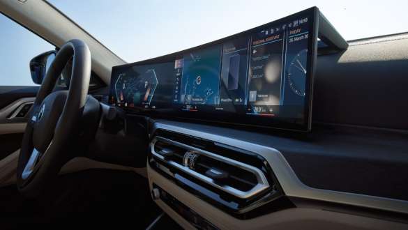BMW Curved Display BMW i4 G26 2021 BMW Curved Display BMW i4 G26 2021 monitoiminäyttö sisätila