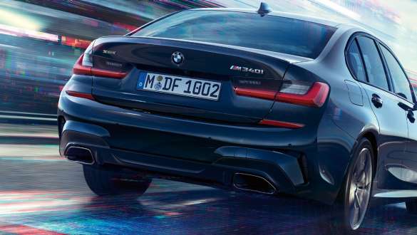 M Sport -tasauspyörästö, BMW M340i xDrive Sedan G20 2020 BMW M340i xDrive Sedan G20 2020 metalliväri Black Sapphire, M Sport -tasauspyörästö, näkymä perästä