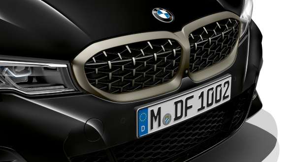 Kevythybriditeknologia, BMW M340i xDrive Sedan G20 2020 BMW M340i xDrive Sedan G20 2020 metalliväri Black Sapphire, kevythybriditeknologia, lähikuva keulasta