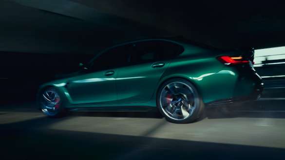 M-alusta, BMW M3 Sedan G80 2020 BMW M3 Sedan G80 2020 metalliväri Isle of Man Green, M-alusta, sivunäkymä