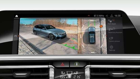 Parking Assistant Plus BMW M340i xDrive Touringin ja BMW M340d xDrive Touringin Parking Assistant Plus