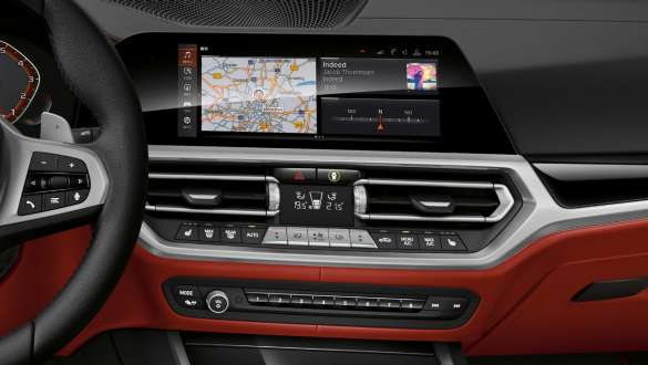 M-malleille tyypillinen mittaristo BMW M340i xDrive Touring, M-malleille tyypillinen mittaristo
