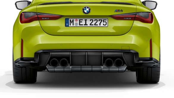 M Sport -pakoputkisto BMW M4 Competition Coupé G82 2020 BMW M4 Competition Coupé G82 2020 M Sport -pakoputkisto näkymä perästä