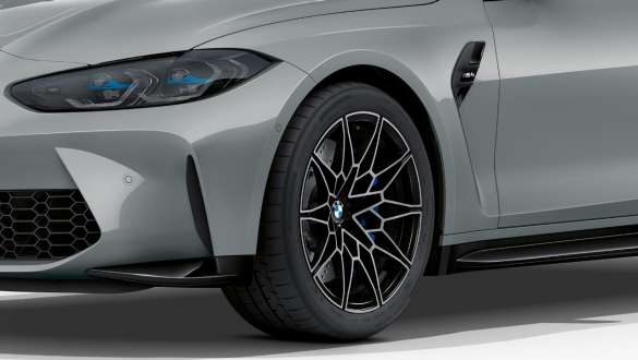 Etummaiset pyöränkotelot BMW M4 Coupé G82 2020 BMW M4 Coupé G82 2020 etummaiset pyöränkotelot lähikuva