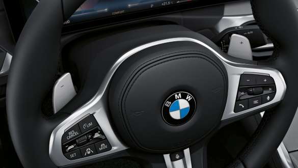Mukautuva sport-ohjaustehostus BMW M440i xDrive Coupé G22 2020 BMW M440i xDrive Coupé G22 2020 mukautuva sport-ohjaustehostus sisätila lähikuva