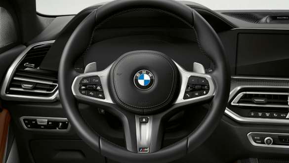 BMW X5 M50i ja M50d, joissa nelipyöräaktiiviohjaus, G05 BMW X5 M50i ja M50d, joissa nelipyöräaktiiviohjaus, G05 2018 SUV, ohjaamo