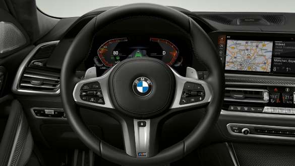 BMW X6 M50i, sisätila, jossa nahkainen M-ohjauspyörä Lähikuva nahkaisesta M-ohjauspyörästä, BMW X6 M50i M50d G06, sisätila