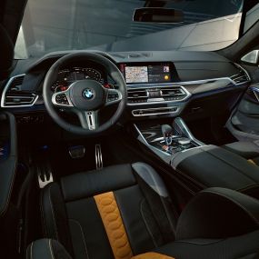 Ohjaamo, BMW X6 M Competition Ohjaamo, BMW X6 M Competition F96, sisätila
