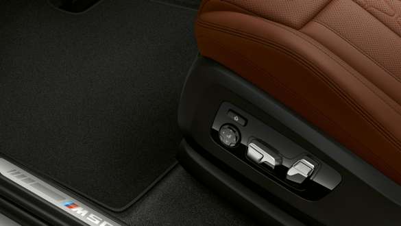 BMW X7 M -auto ja M-monisäätöistuimet BMW X7 M -auto, sisätila ja M-monisäätöistuimet, G07
