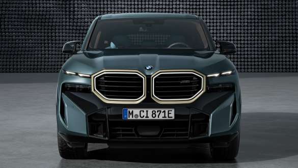 BMW XM G09, etunäkymä BMW XM G09:n ulkopuoli, etunäkymä