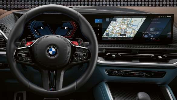 M-näyttökonsepti BMW Operating System 8:n kautta BMW XM G09, M-näyttökonsepti BMW Operating System 8:n kautta