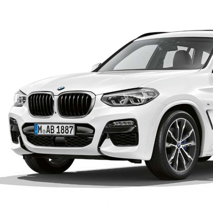 BMW X3 M40i, Business M Sport, kolmen neljäsosan kuva keulasta BMW X3 M40i, Business M Sport, kolmen neljäsosan kuva keulasta