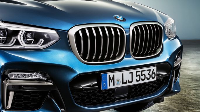BMW X3 M40i, etuhelma ja jäähdyttimen säleikkö BMW X3 M40i, etuhelma ja jäähdyttimen säleikkö