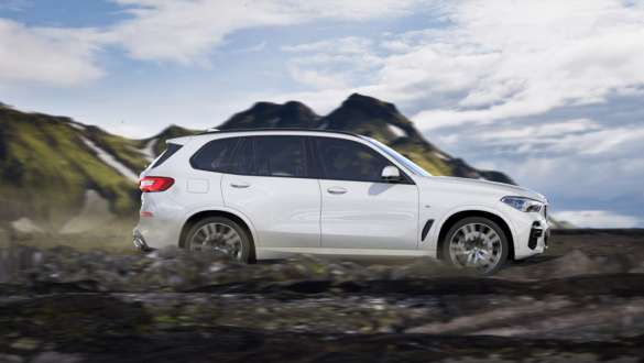 Offroad-ajotila xRocks, BMW X5 Offroad-ajotila xRocks, BMW X5 G05 2018 metalliväri Mineral White, sivunäkymä