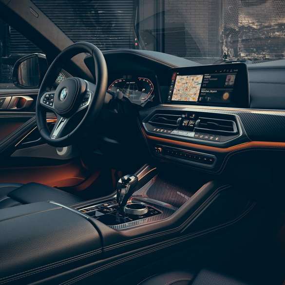 BMW X6, sisätila. BMW X6:n sisätila.