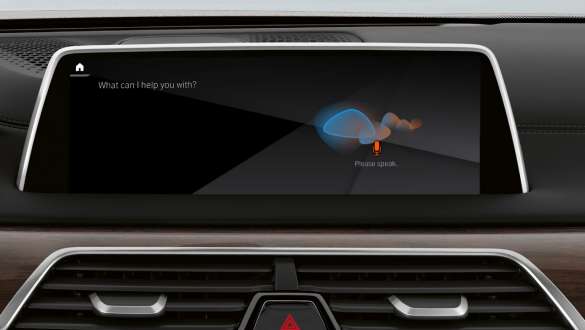 BMW Z4 Roadsterin monitoiminäyttö BMW Z4 Roadsterin monitoiminäyttö, autossa WLAN-lähiverkko
