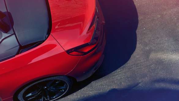 BMW Z4 Roadsterin M Sport -tasauspyörästö BMW Z4 Roadsterin perä, lintuperspektiivi