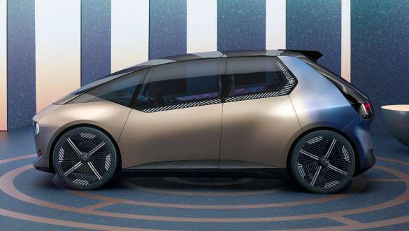 BMW i Vision Circular 2021, ulkopuolen muotoilu, sivukuva BMW i Vision Circular 2021 -visioajoneuvo, ulkopuolen muotoilu, sivukuva