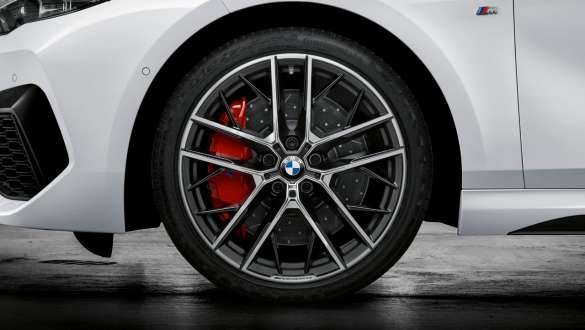 19'' M Performance -kevytmetallivannevanne Double-spoke 555 M Bicolor, BMW 2-sarjan Gran Coupé F44, M Performance -osat 19'' M Performance -kevytmetallivannevanne Double-spoke 555 M Bicolor, BMW 2-sarjan Gran Coupé F44, M Performance -osat, lähikuva
