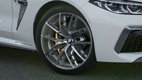 Taottu 20'' M Performance -vanne Y-spoke 863 M Ferric Grey matta, BMW M8 Competition Coupé F92 M Performance -osat Taottu 20'' M Performance -vanne Y-spoke 863 M Ferric Grey matta, BMW M8 Competition Coupé F92, M Performance -osat, lähikuva