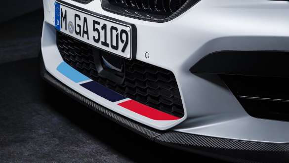 M Performance -etuspoilerilippa Carbon, BMW M5 F90, M Performance -osat M Performance -etuspoilerilippa Carbon, BMW M5 F90, M Performance -osat, lähikuva