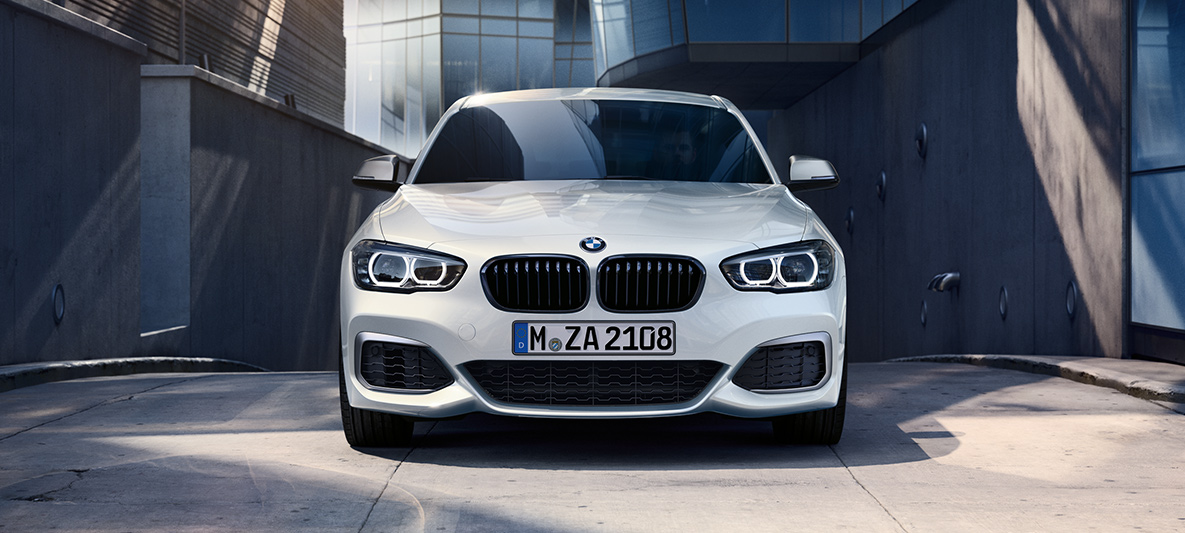 BMW 1-sarja M140i xDrive M Performance edestä BMW 1-sarja M140i xDrive M Performance edestä