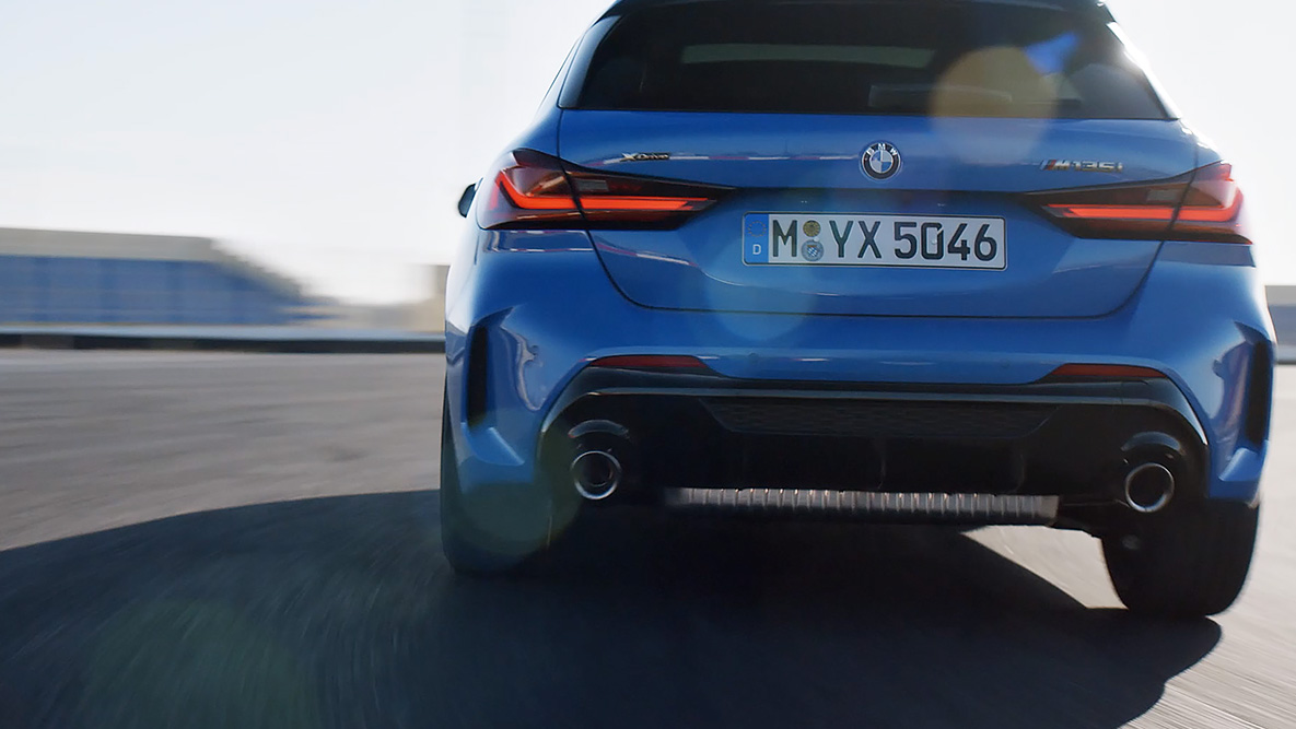 M urheiluohjaus. BMW 1-sarja M urheiluohjauksella.