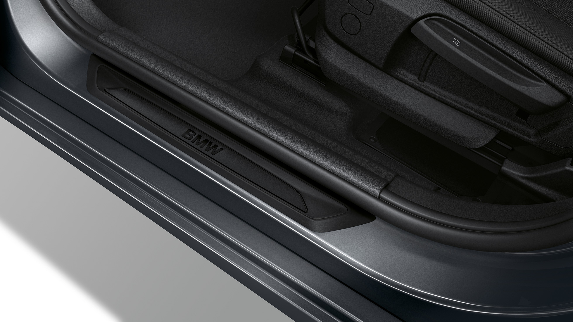 Kynnyslistat, BMW 2-sarjan Active Tourer Business-varustelu Kynnyslistat, BMW 2-sarjan Active Tourer 218i F45 2018 metalliväri Mineral Grey