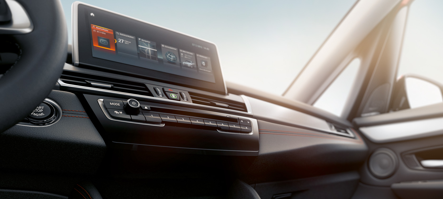 Monitoiminäyttö, BMW 2-sarjan Active Tourer Monitoiminäyttö, BMW 2-sarjan Active Tourer F45 2018, sisätila