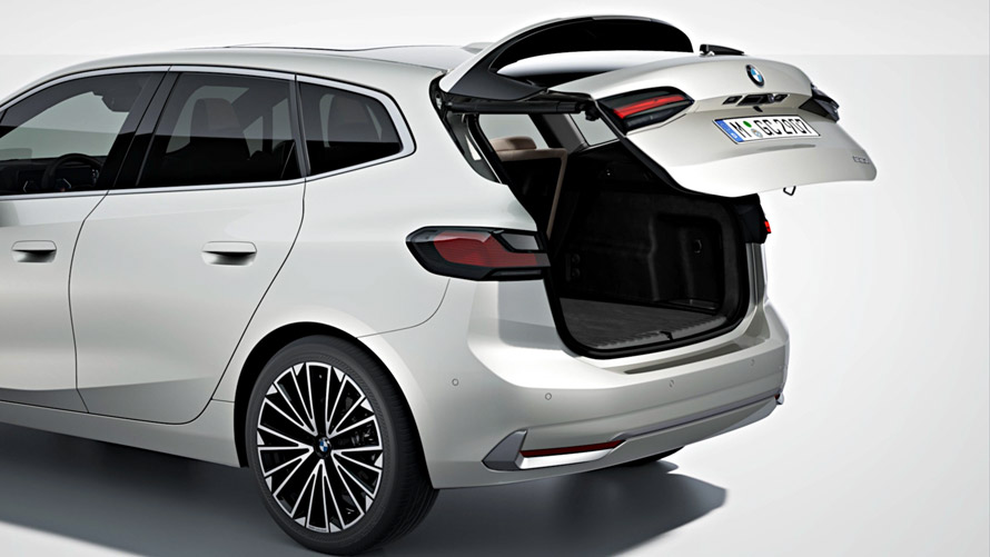 BMW 2-sarjan Active Tourerin tavaratilan tilavuus videolla BMW 2-sarjan Active Tourerin tavaratilan tilavuus videolla