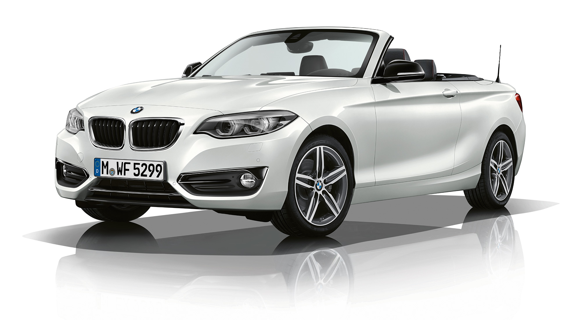 BMW 2-sarjan Cabrio, Business Sport, kolmen neljäsosan kuva keulasta BMW 2-sarjan Cabrio, Business Sport, kolmen neljäsosan kuva keulasta