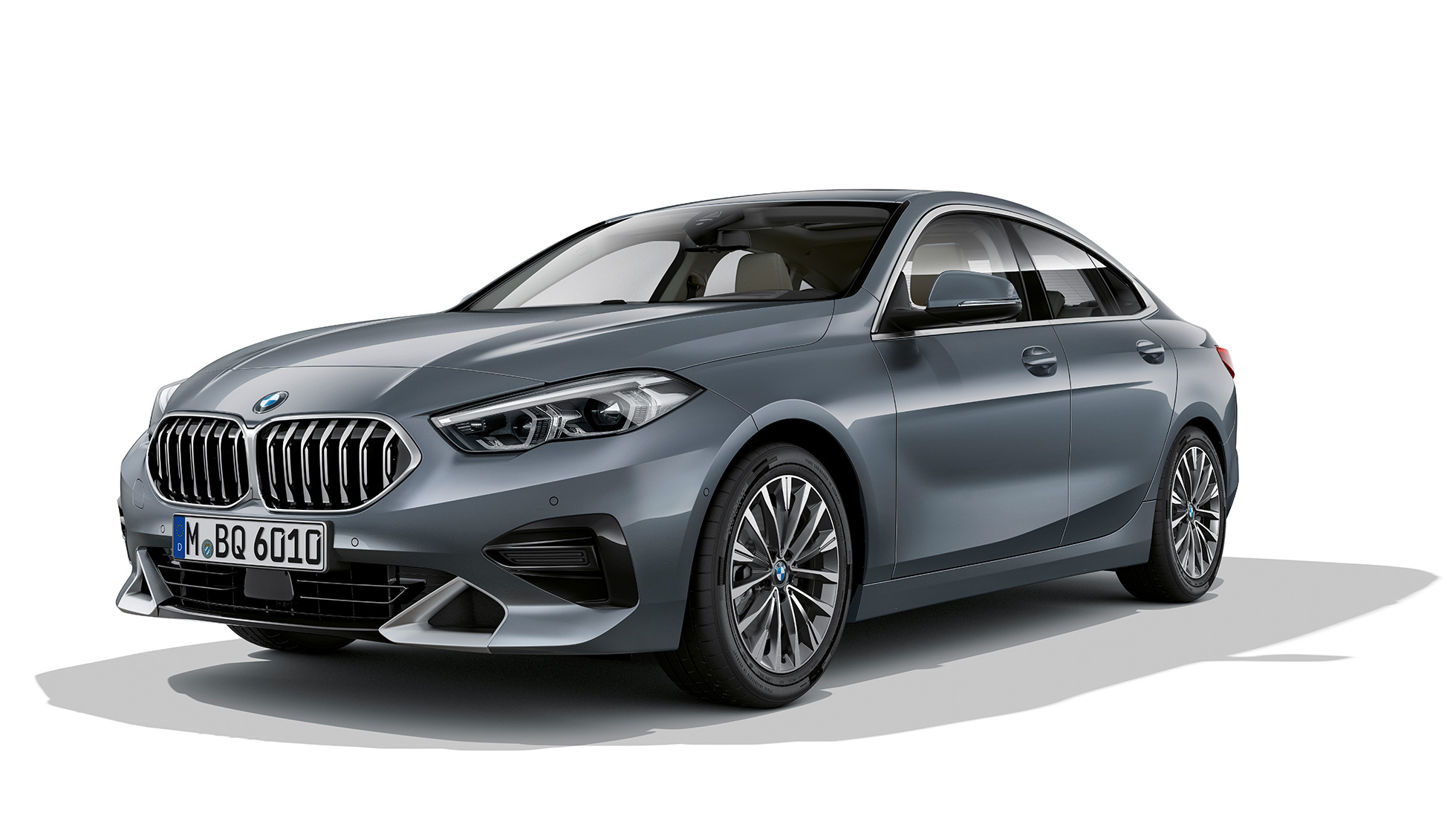 BMW-jäähdyttimensäleikkö, BMW 2-sarjan Gran Coupé Business Luxury BMW-jäähdyttimensäleikkö, BMW 2-sarjan Gran Coupé Business Luxury metalliväri Storm Bay F44, 3/4-näkymä keulasta