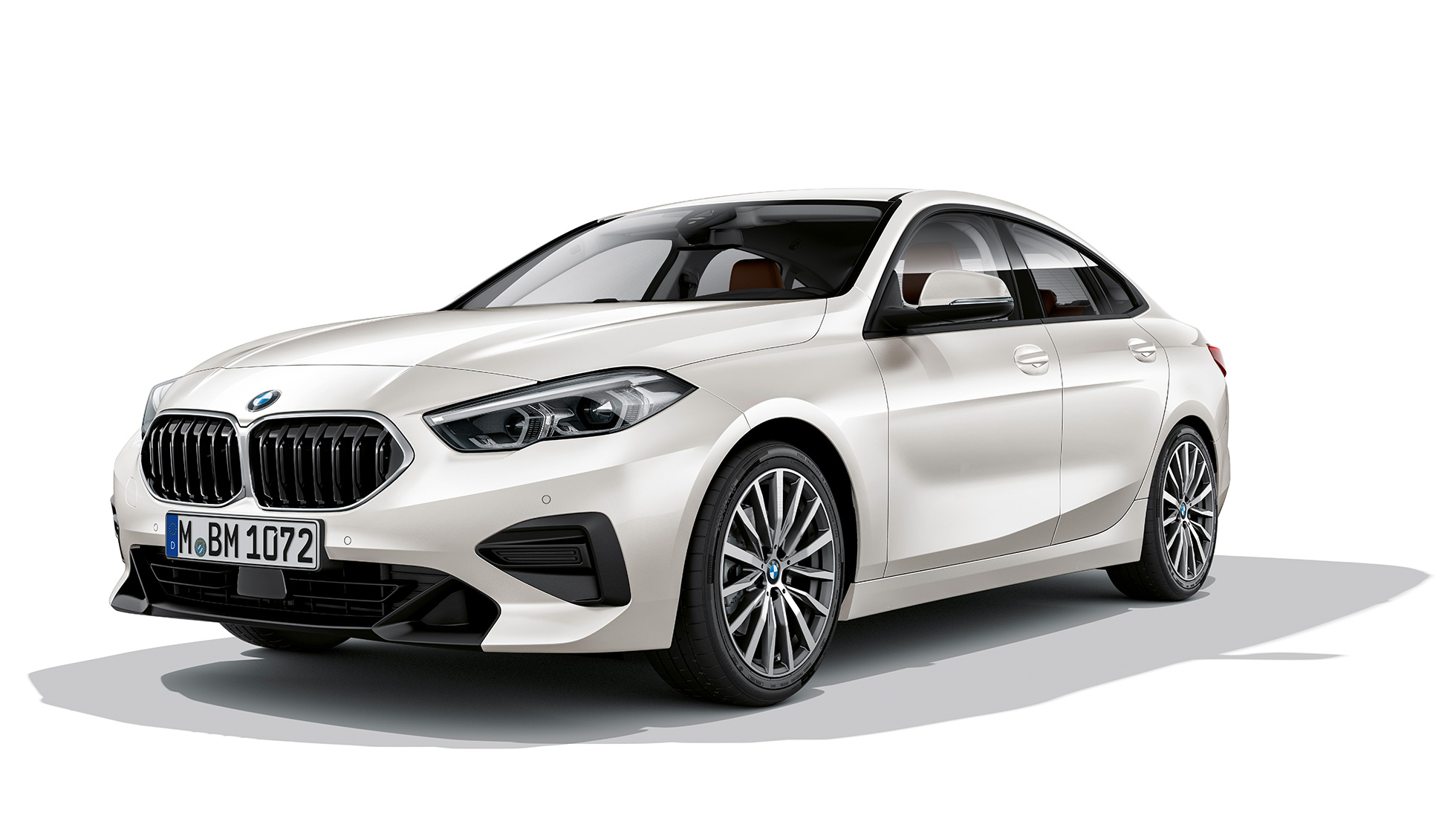 BMW-jäähdyttimensäleikkö, BMW 2-sarjan Gran Coupé Business-varustelu BMW-jäähdyttimensäleikkö, BMW 2-sarjan Gran Coupé Business-varustelu Mineral White F44, 3/4-näkymä keulasta