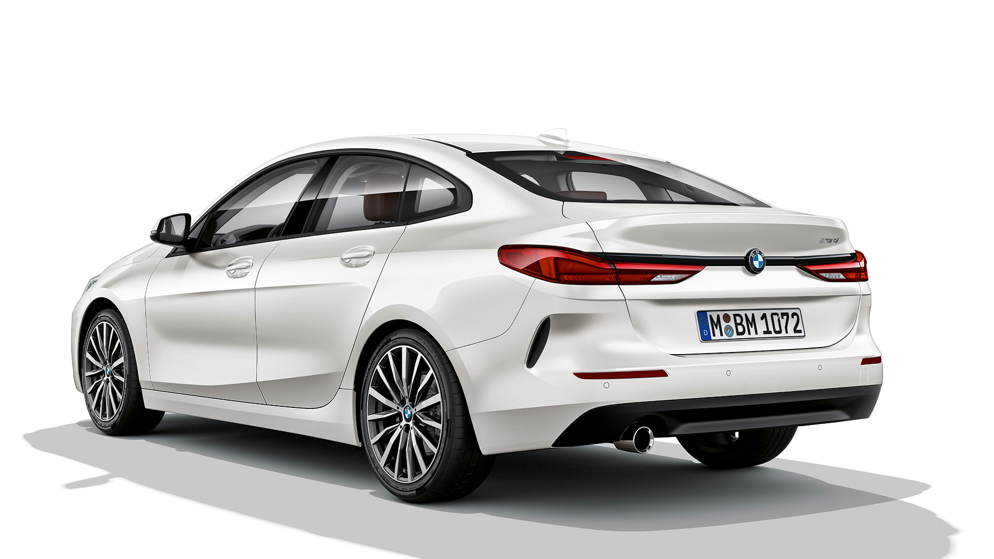 Kevytmetallivanteet, BMW 2-sarjan Gran Coupé Business-varustelu Kevytmetallivanteet, BMW 2-sarjan Gran Coupé Business-varustelu Mineral White F44, 3/4-näkymä perästä