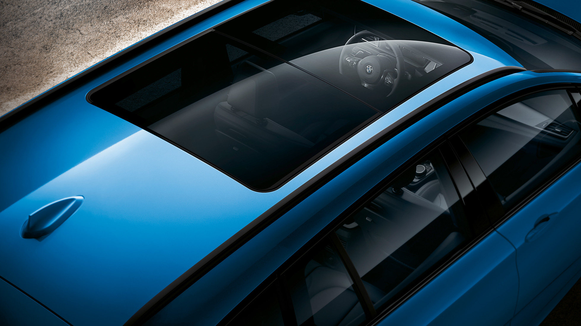 Panoraamalasikatto, BMW 2-SARJAN Gran Tourer Panoraamalasikatto, BMW 2-SARJAN Gran Tourer F46 Facelift 2018 metalliväri Estoril Blue, lintuperspektiivi