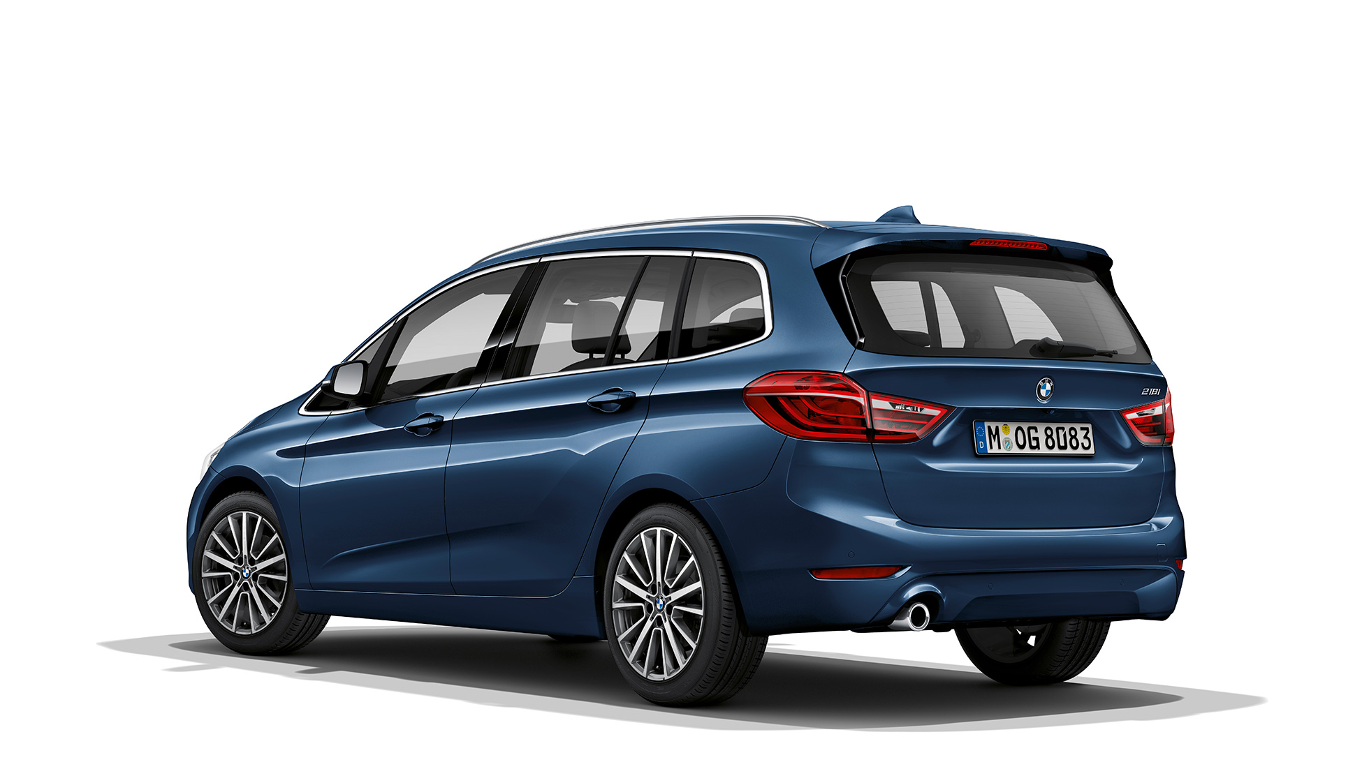 Kolmen neljäsosan näkymä perästä, BMW 2-SARJAN Gran Tourer Business-varustelu BMW 2-SARJAN Gran Tourer 218i Business-varustelu F46 Facelift 2018 metalliväri Mediterranean Blue, kolmen neljäsosan näkymä perästä