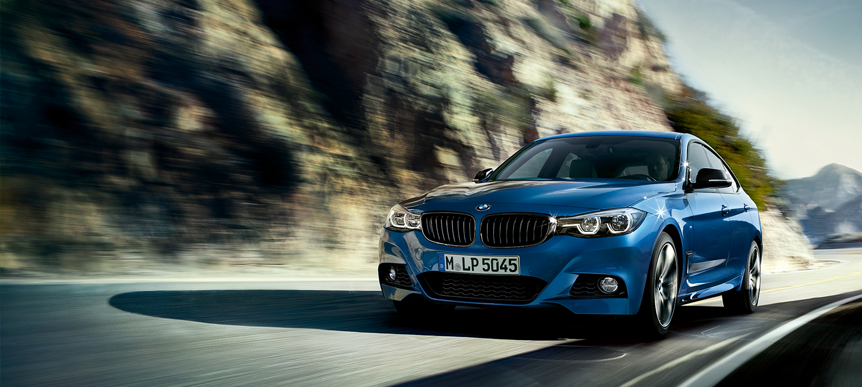 BMW 3-sarjan Gran Turismo, kuva ajavan auton keulasta BMW 3-sarjan Gran Turismo, kuva ajavan auton keulasta